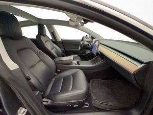 Tesla Model 3 bild 13