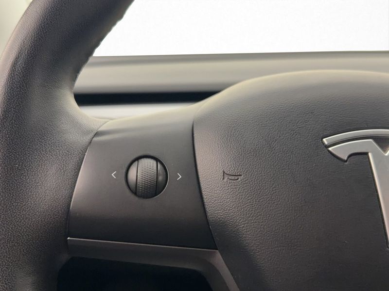 Tesla Model 3 bild 17