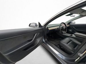 Tesla Model 3 bild 9