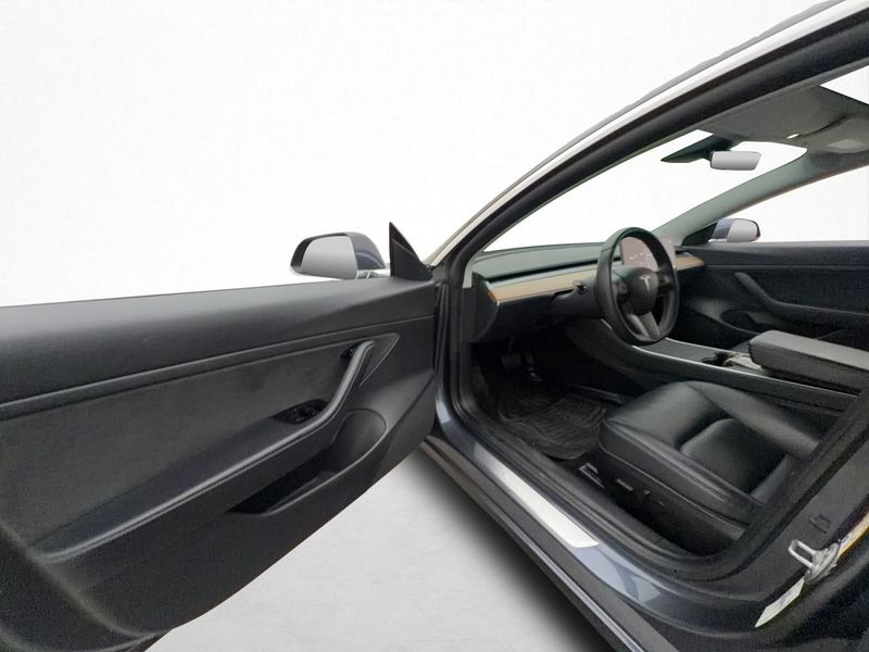 Tesla Model 3 bild 9