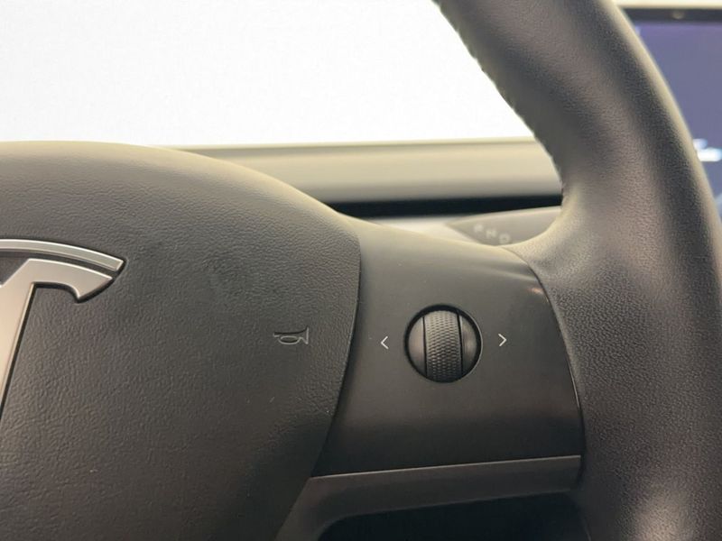 Tesla Model 3 bild 18
