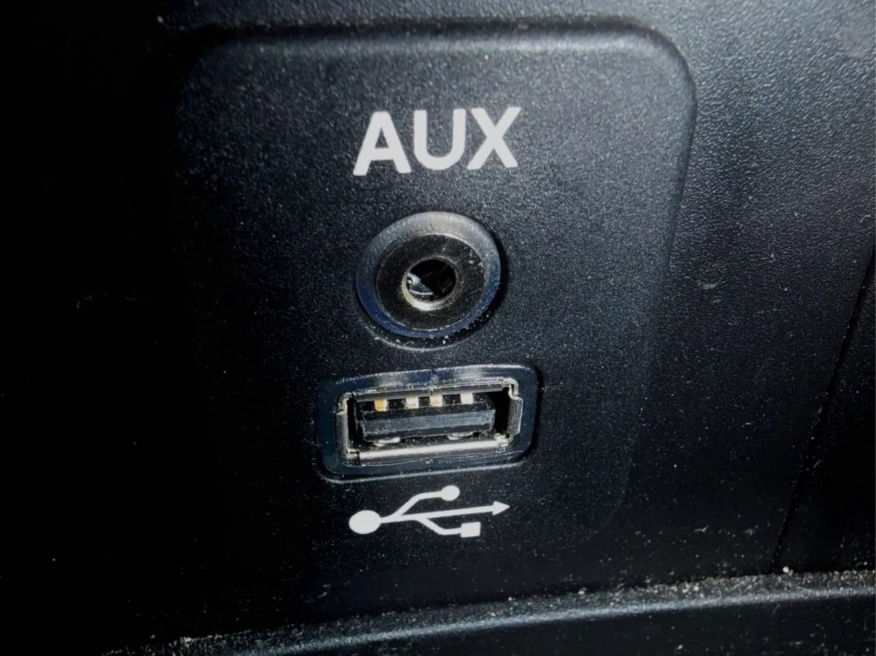 Vehicle image 27