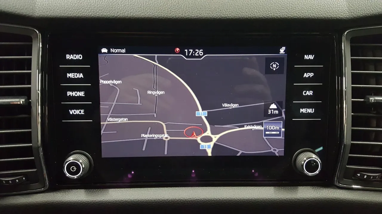 Vehicle image 17