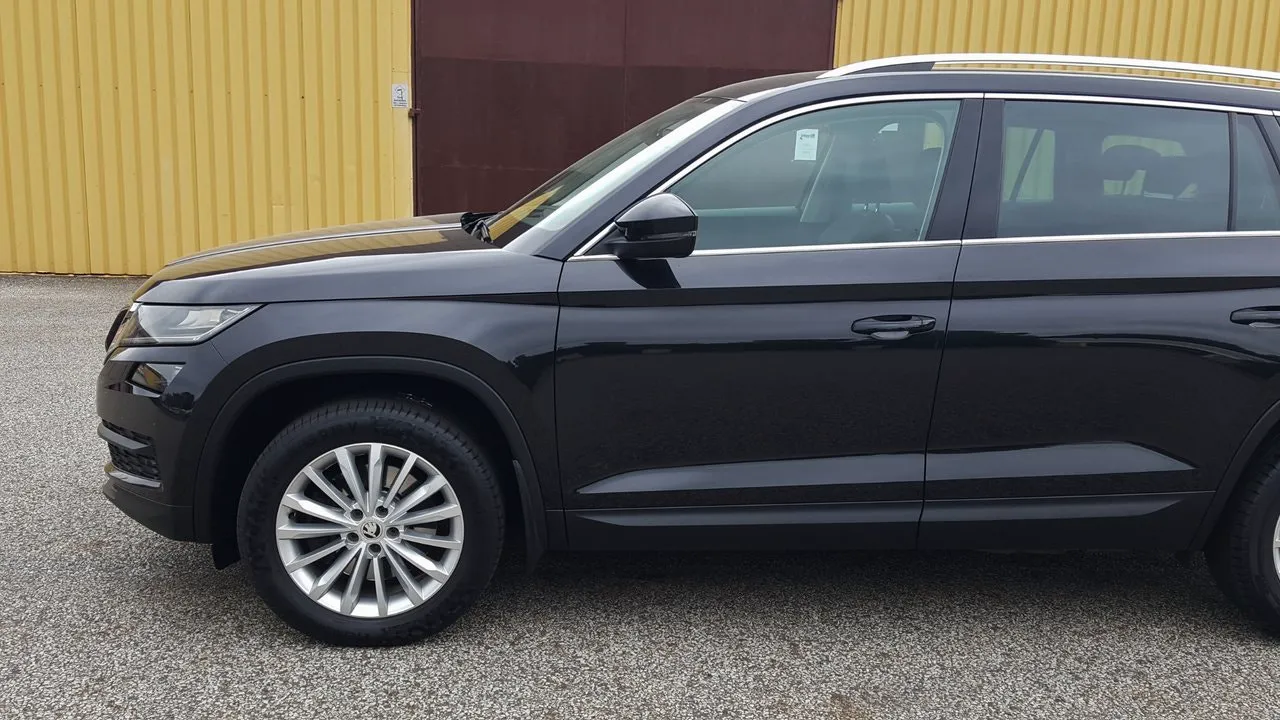 Vehicle image 36