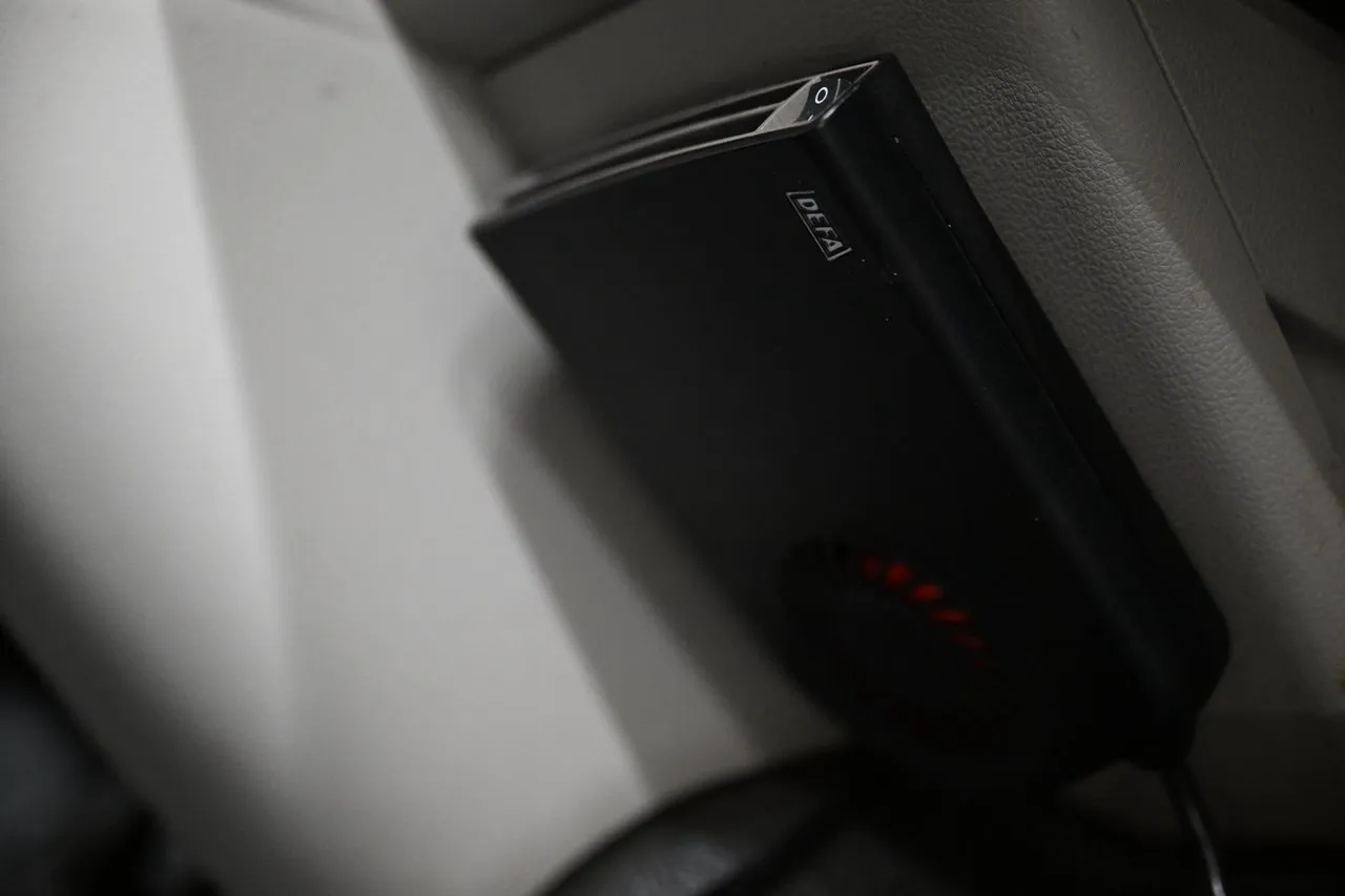 Vehicle image 30