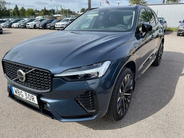 Volvo XC60 T6 Recharge Plus Dark plug in AWD 350HK 4x4 Panorama Lä - 2025