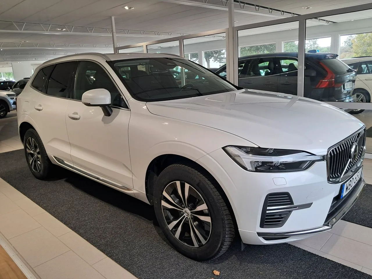 Vehicle image 2