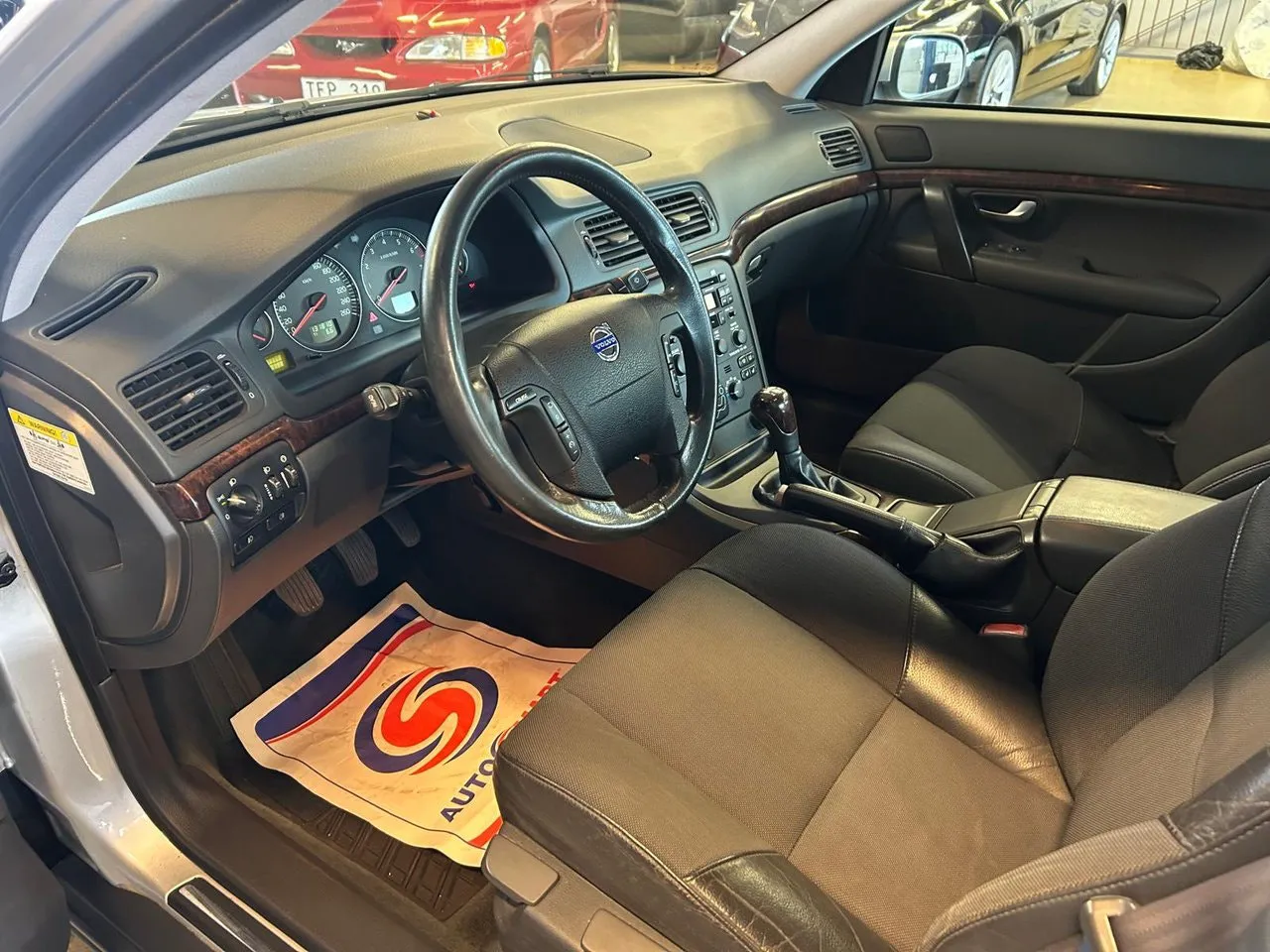 Vehicle image 11