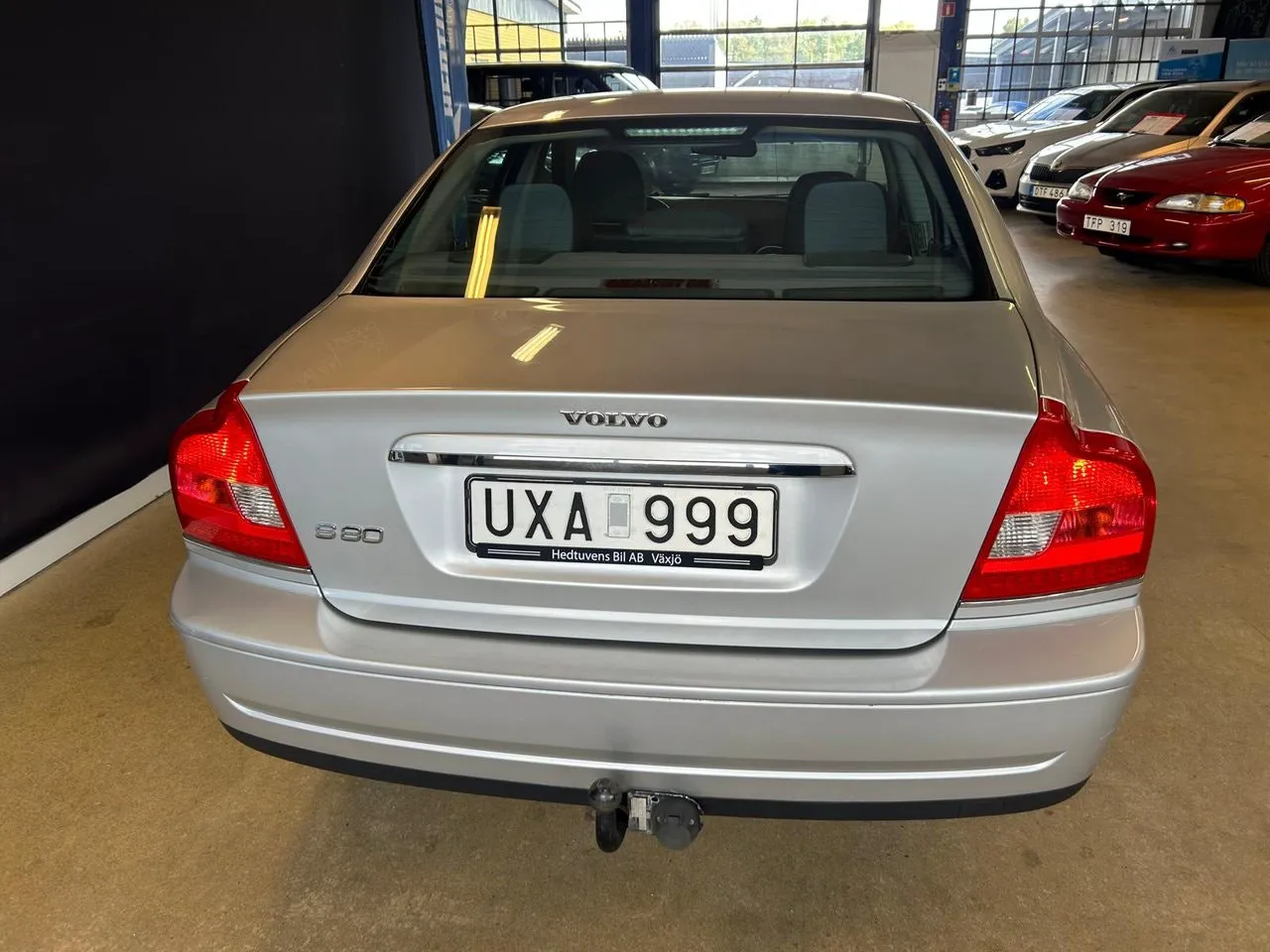 Vehicle image 5