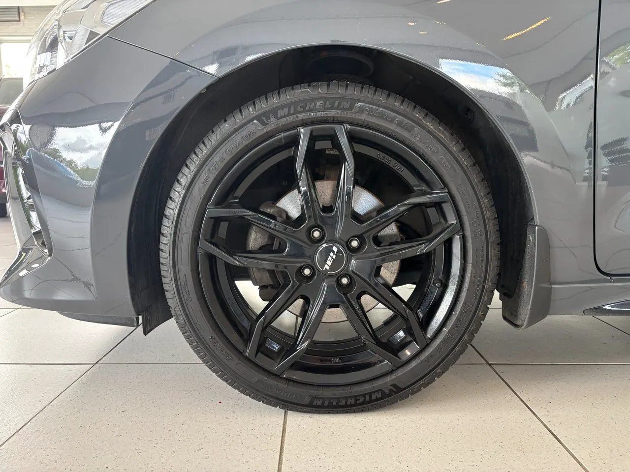 Vehicle image 8