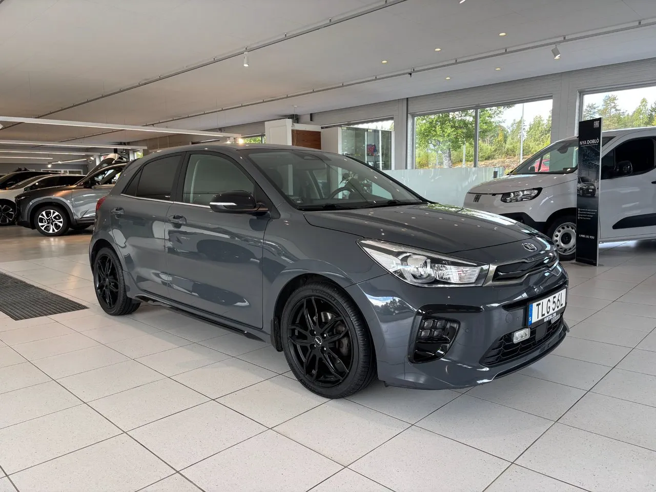 Vehicle image 6