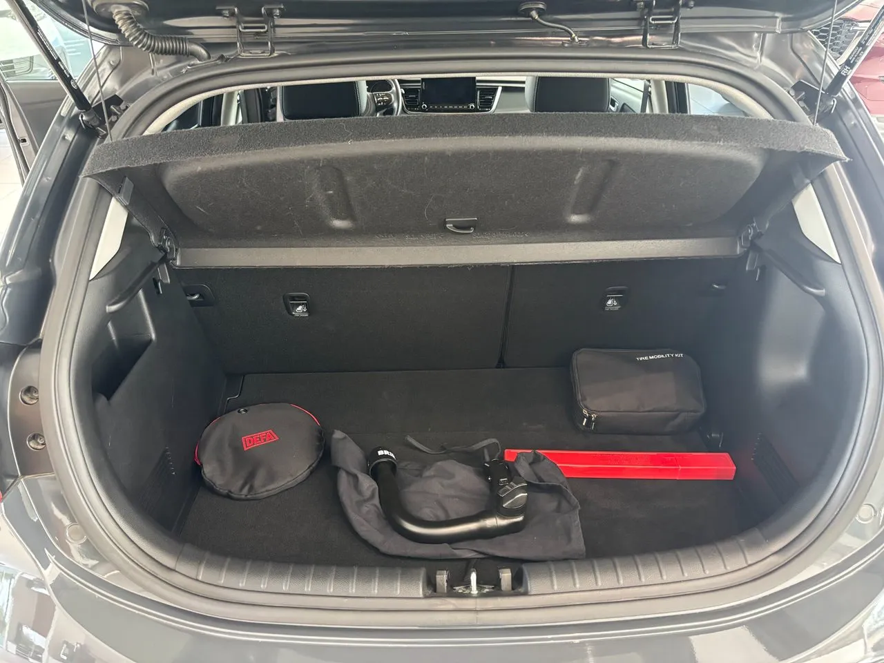 Vehicle image 16