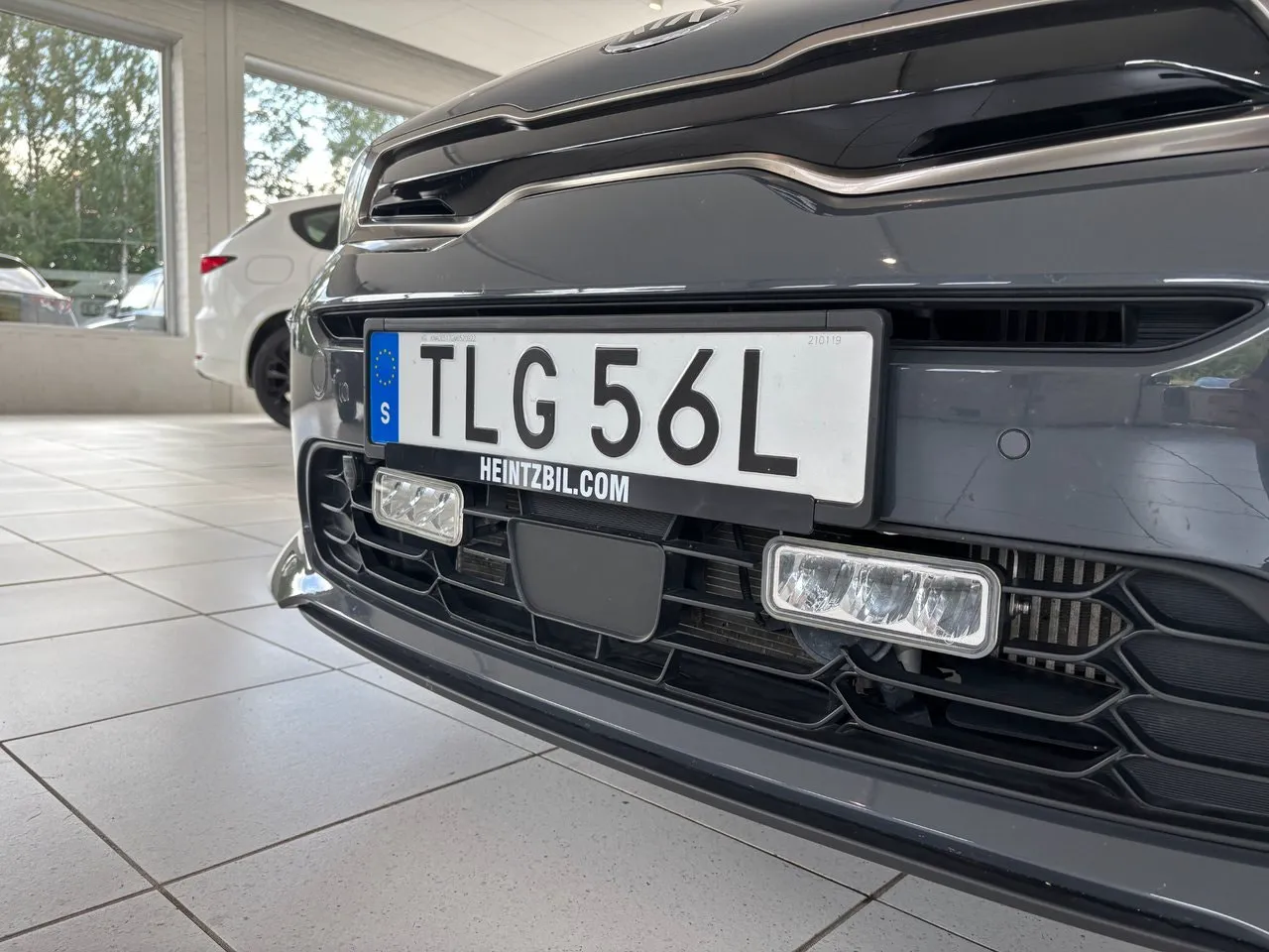 Vehicle image 7
