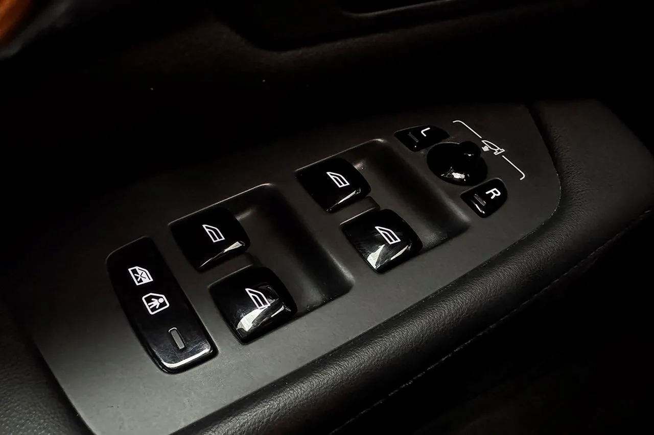 Vehicle image 29