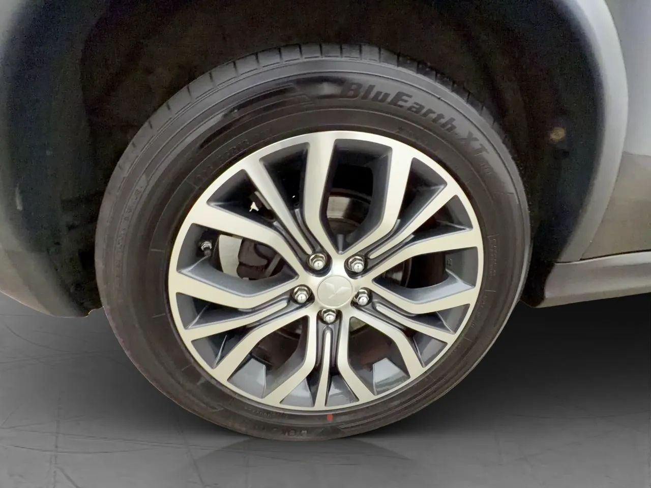 Vehicle image 26