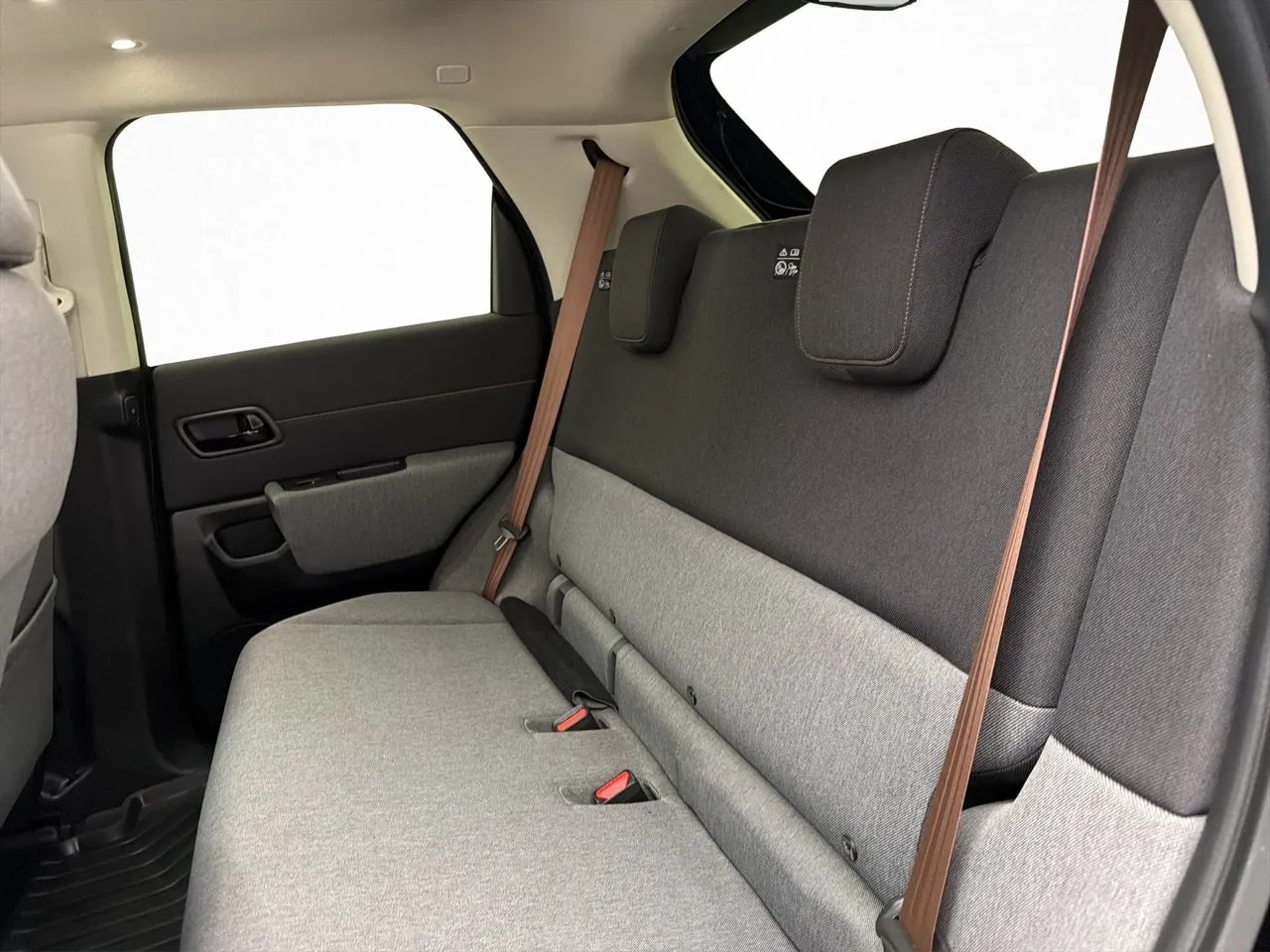 Vehicle image 27
