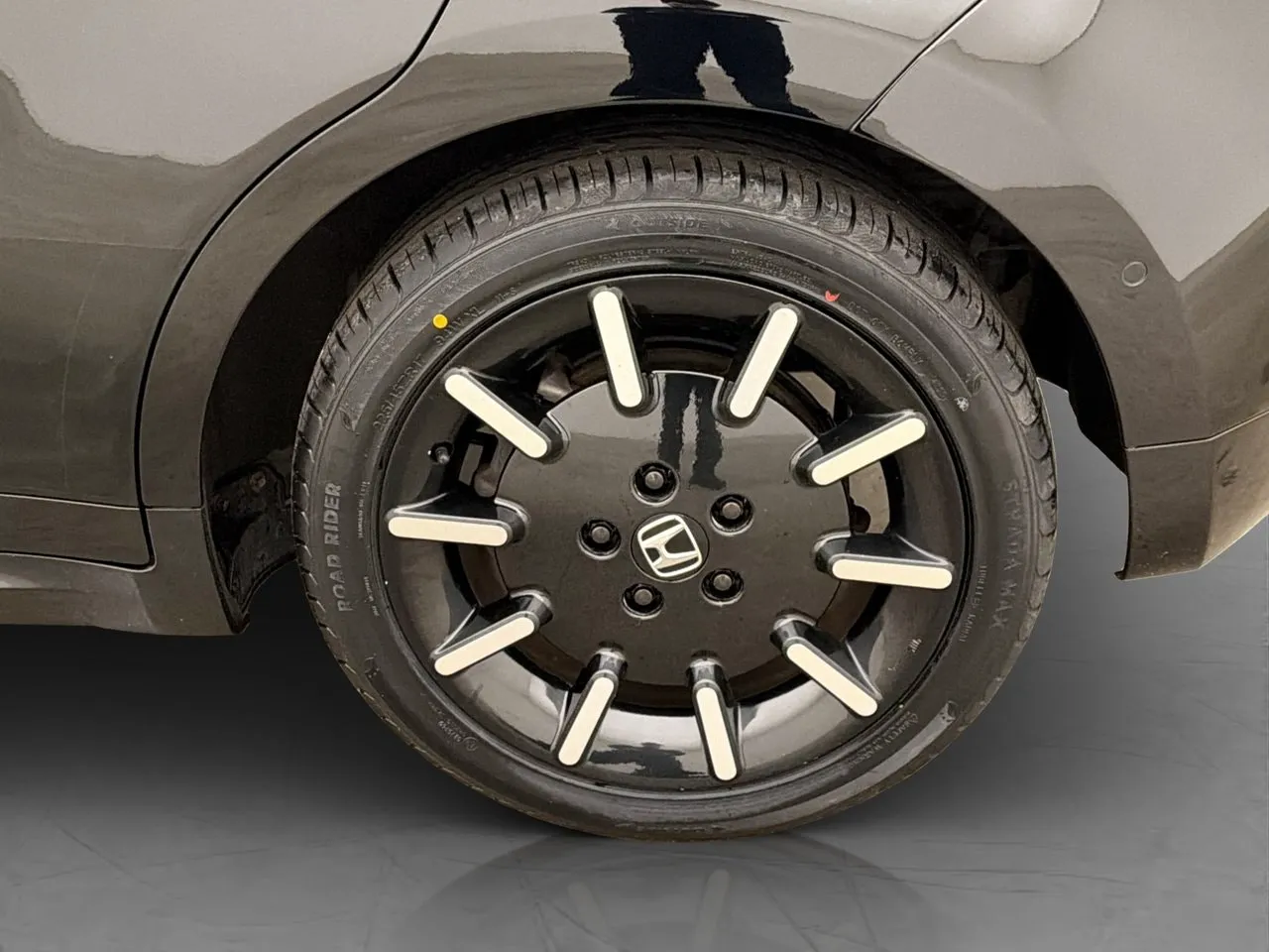 Vehicle image 30