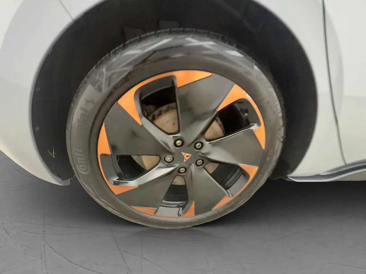 Vehicle image 30