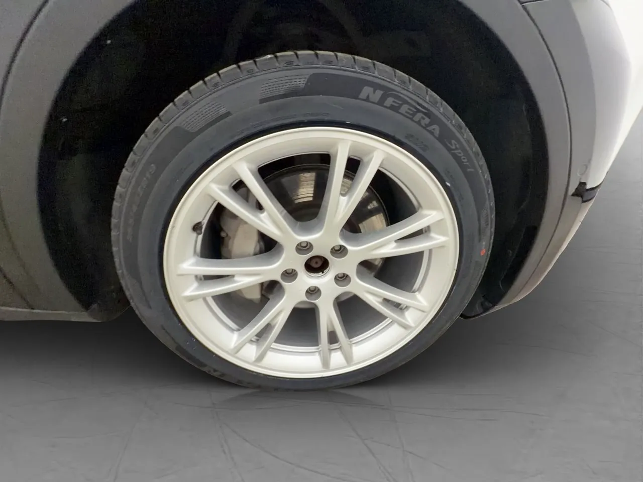 Vehicle image 33
