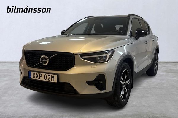 Volvo XC40 B3 FWD Bensin Plus Dark - 2025