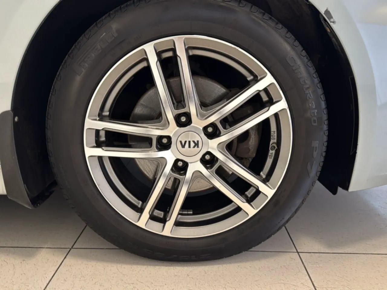 Vehicle image 14