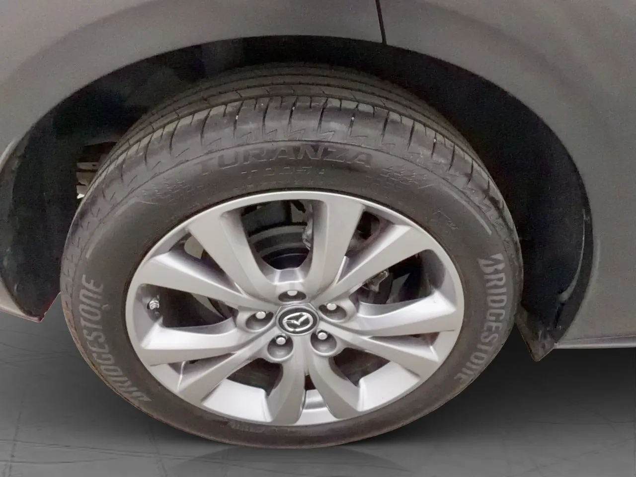 Vehicle image 32