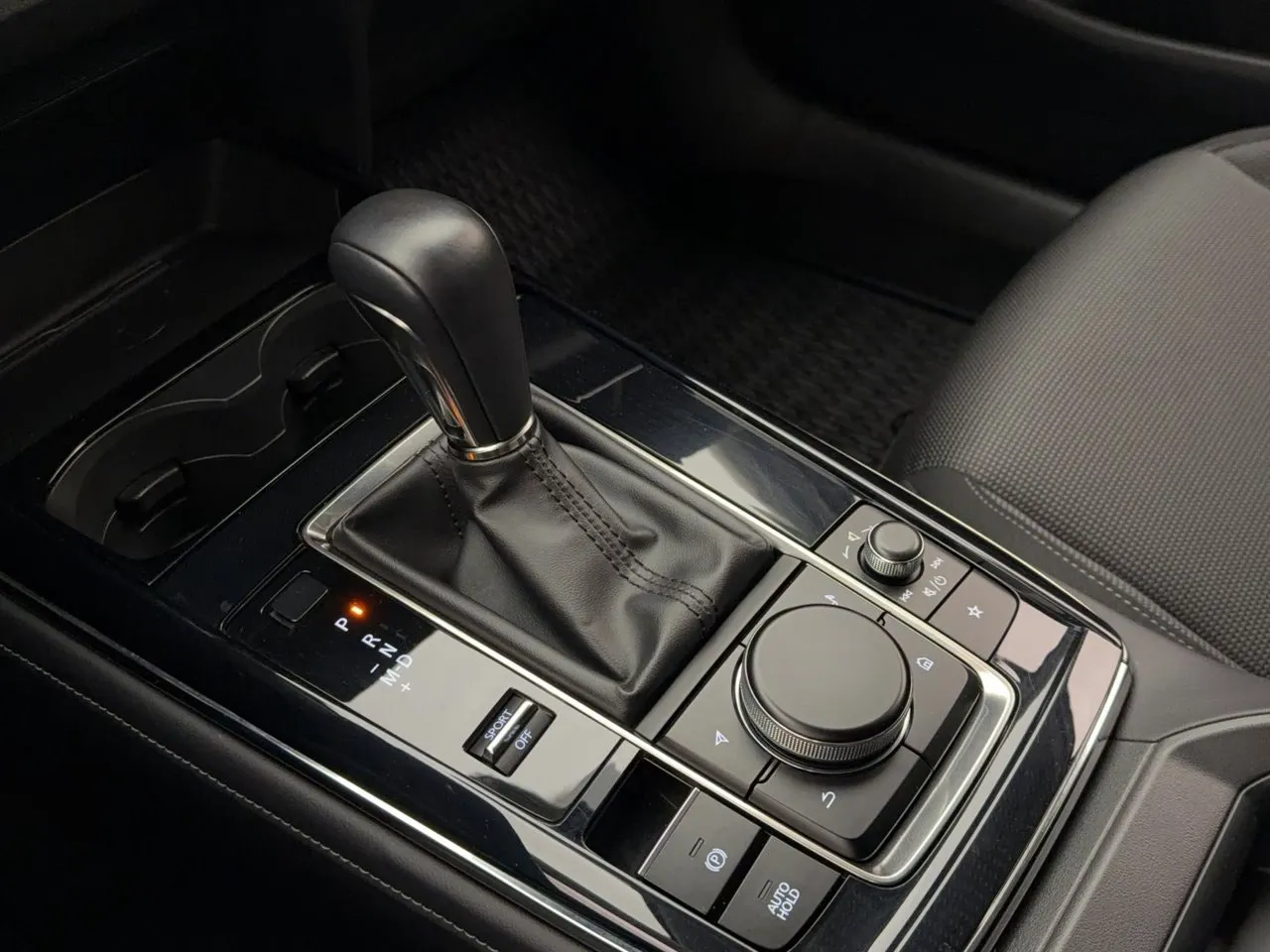 Vehicle image 25
