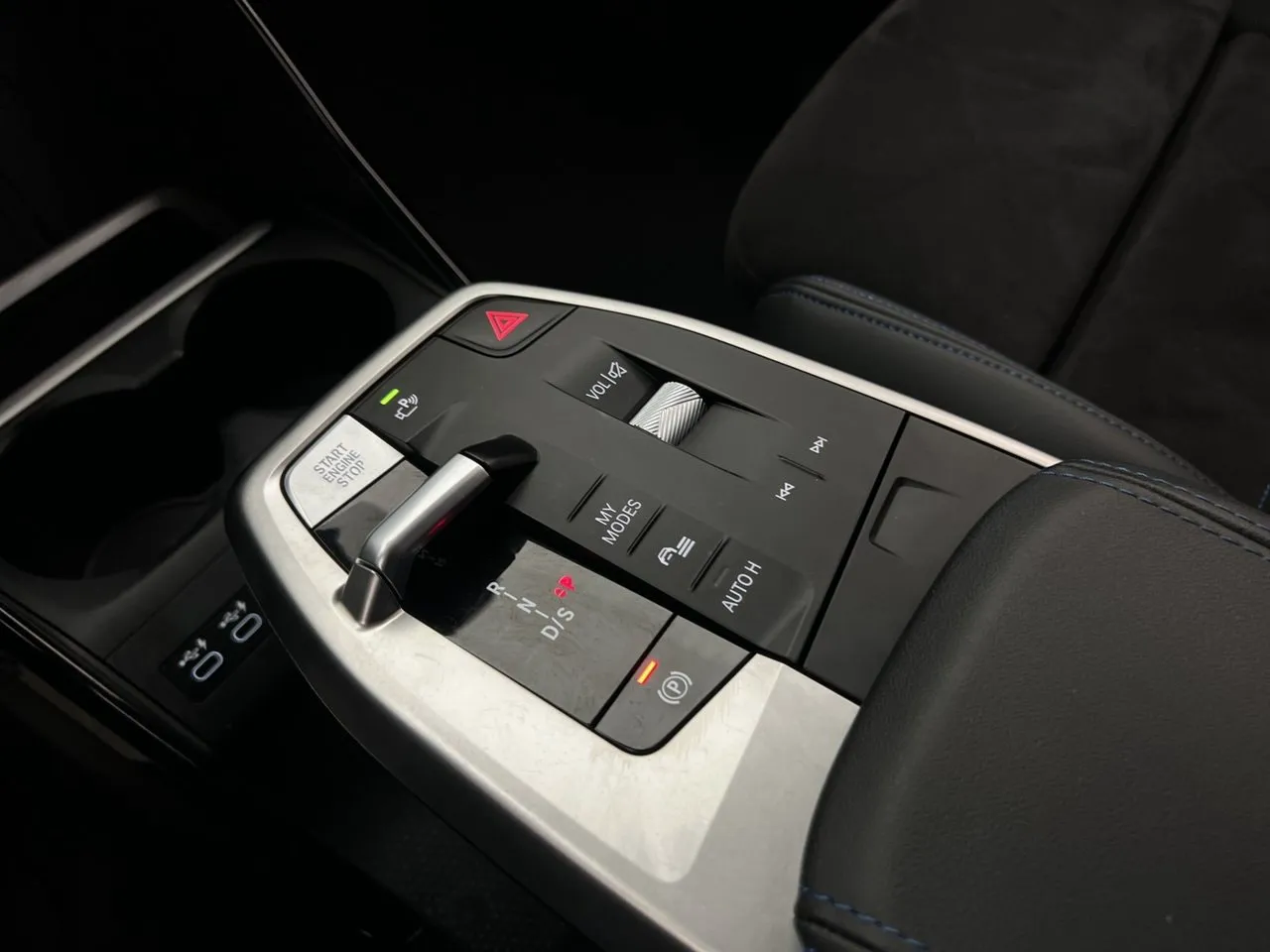 Vehicle image 30