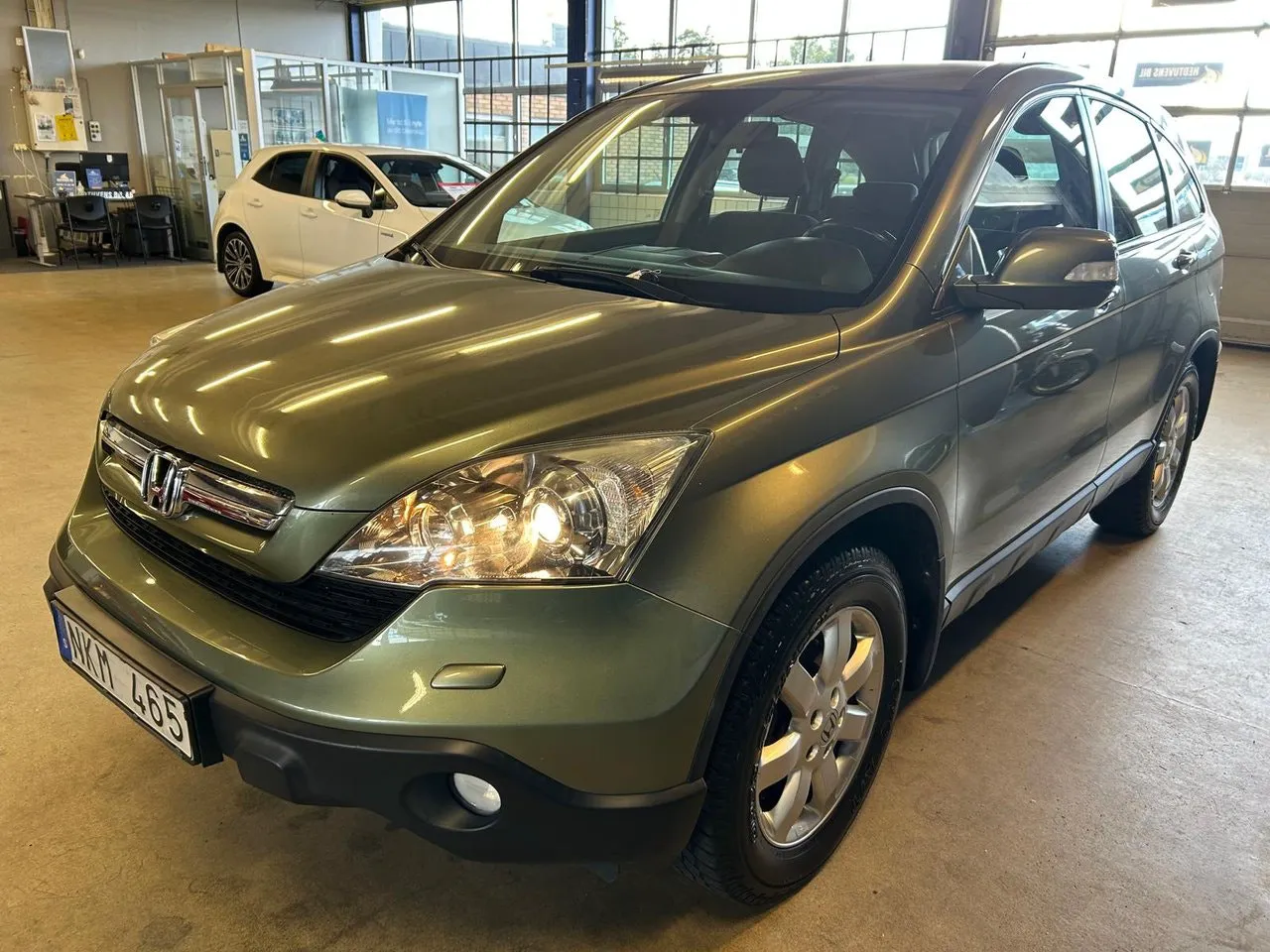 Vehicle image 5