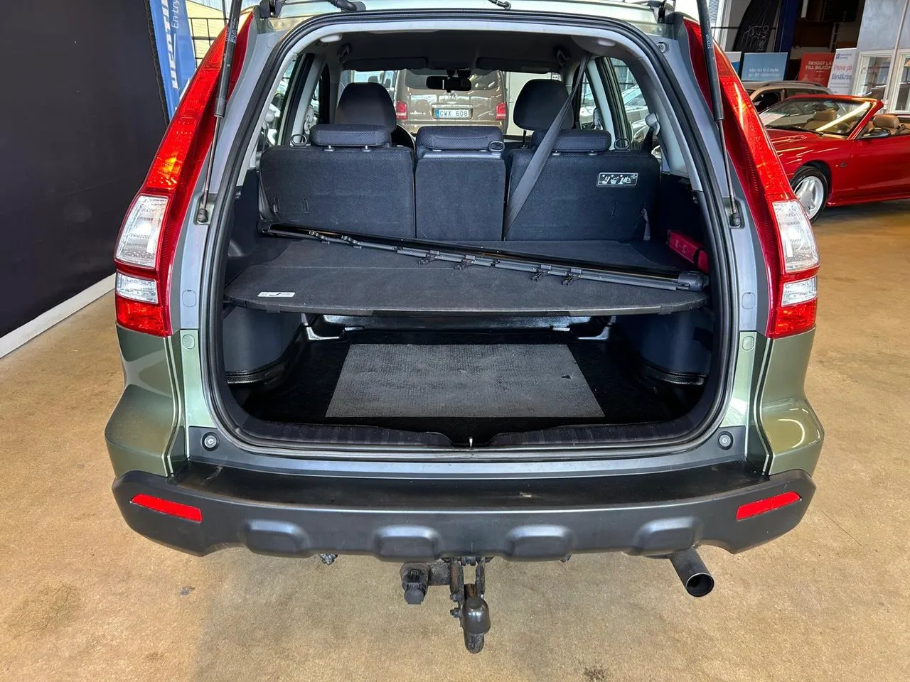Vehicle image 17