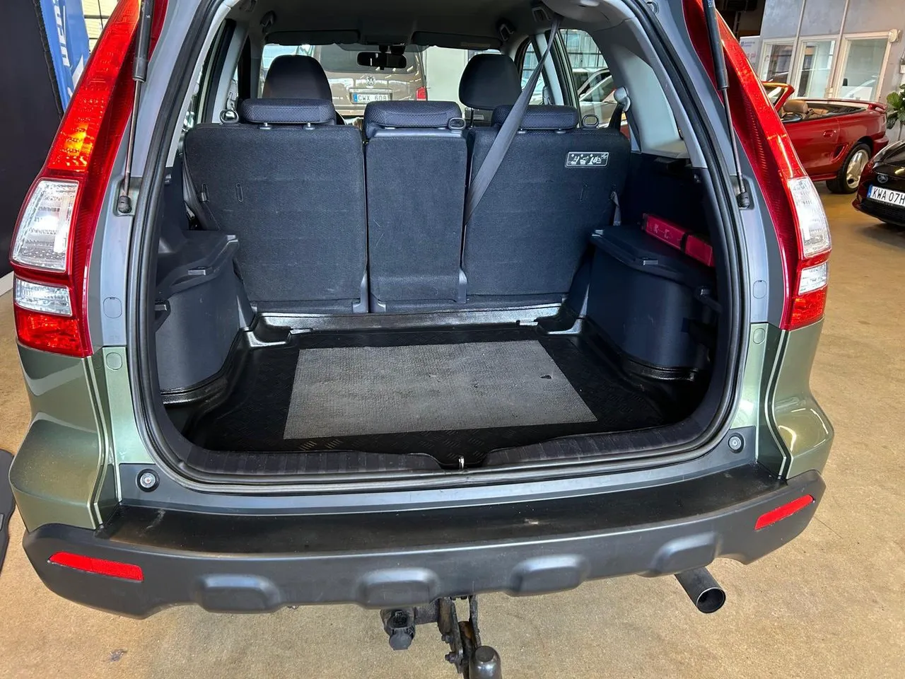 Vehicle image 18