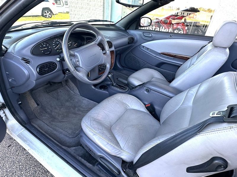 Chrysler Stratus bild 4