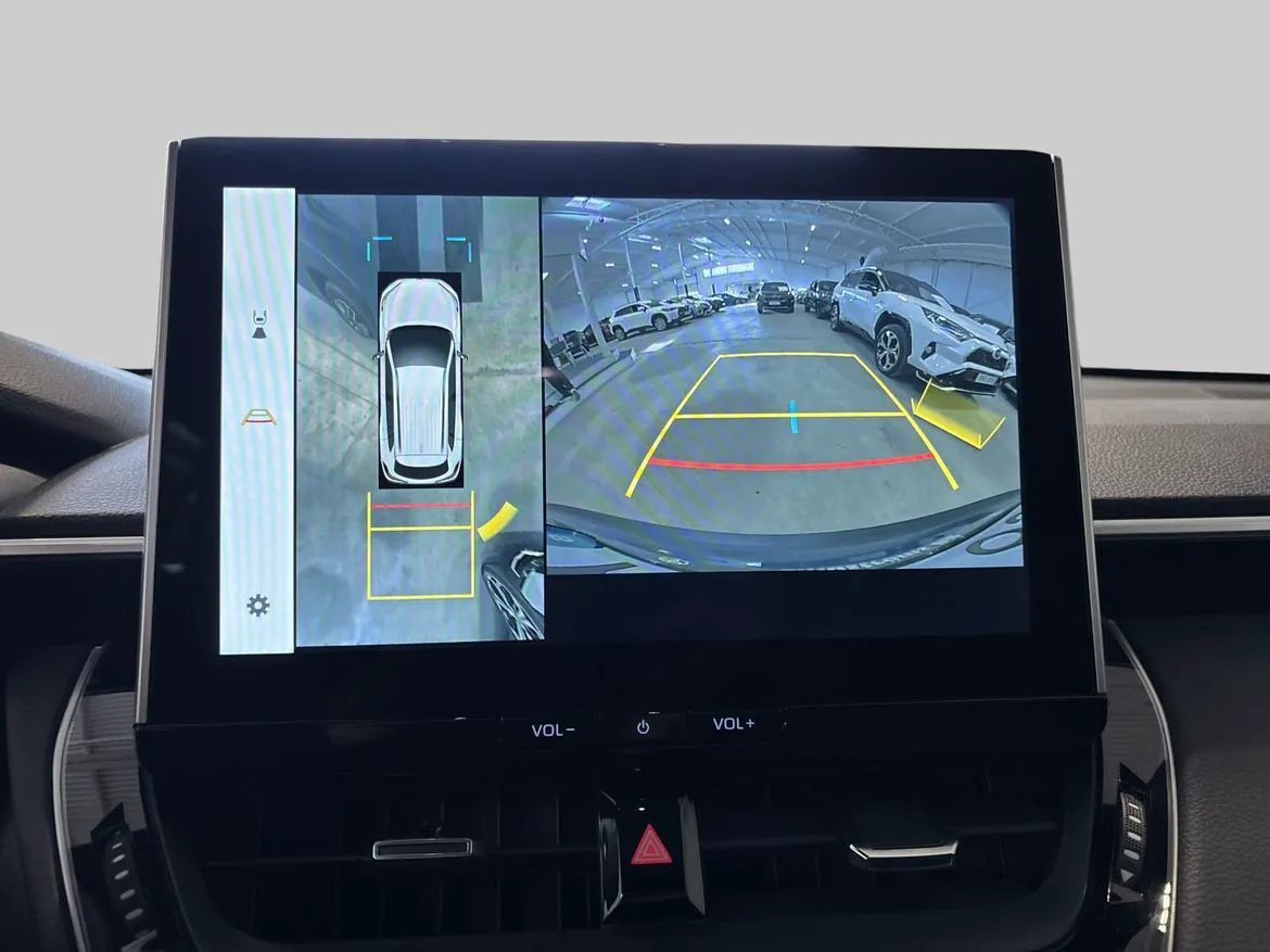 Vehicle image 15