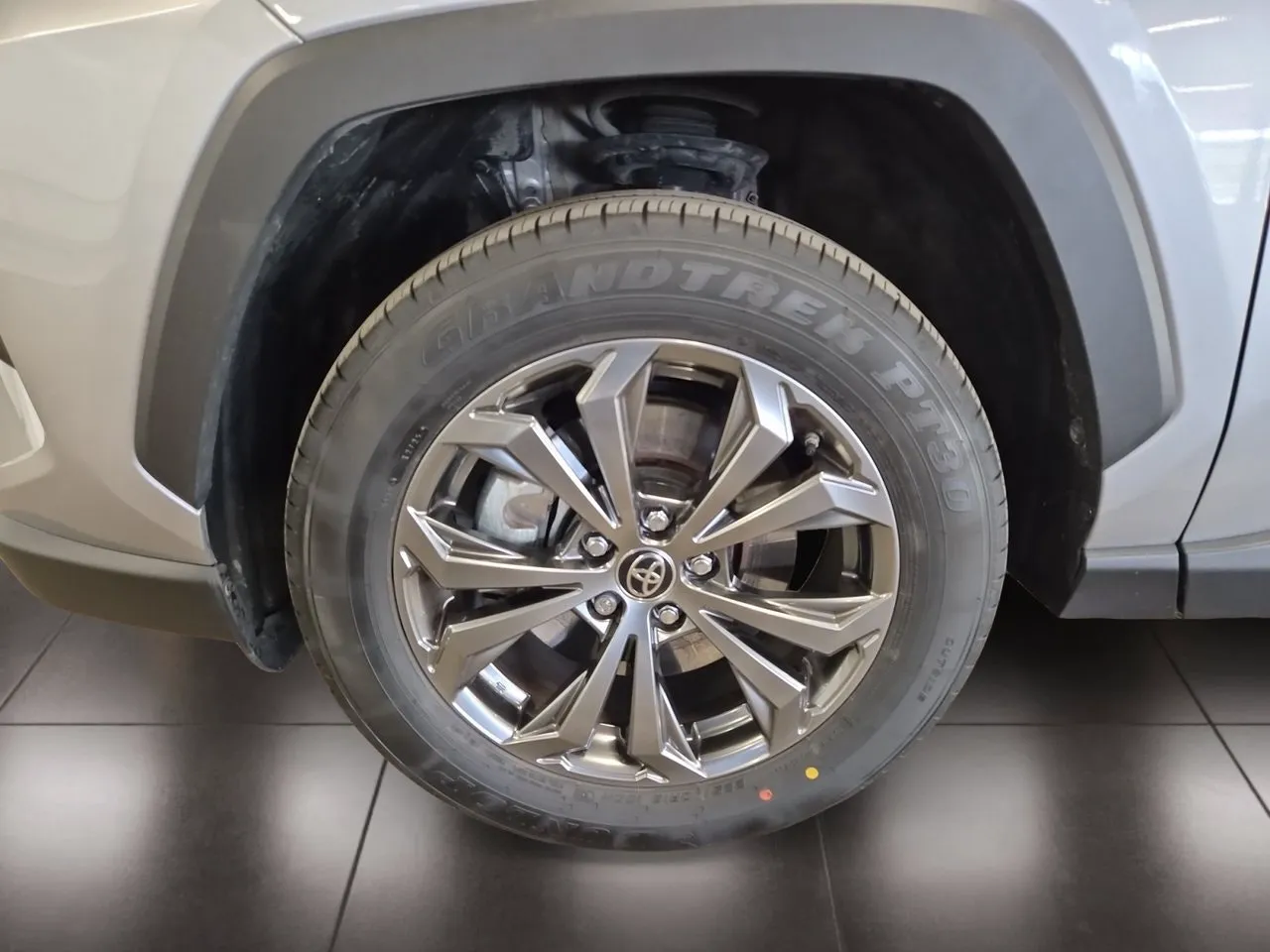 Vehicle image 8