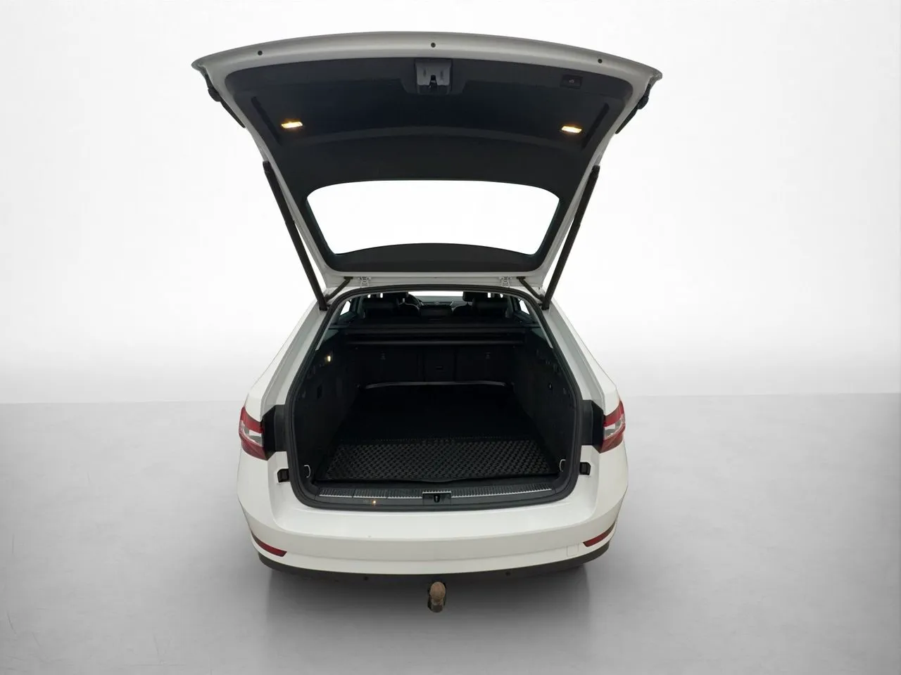 Vehicle image 18