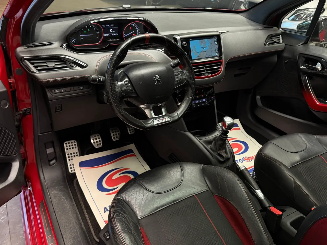 Vehicle image 10