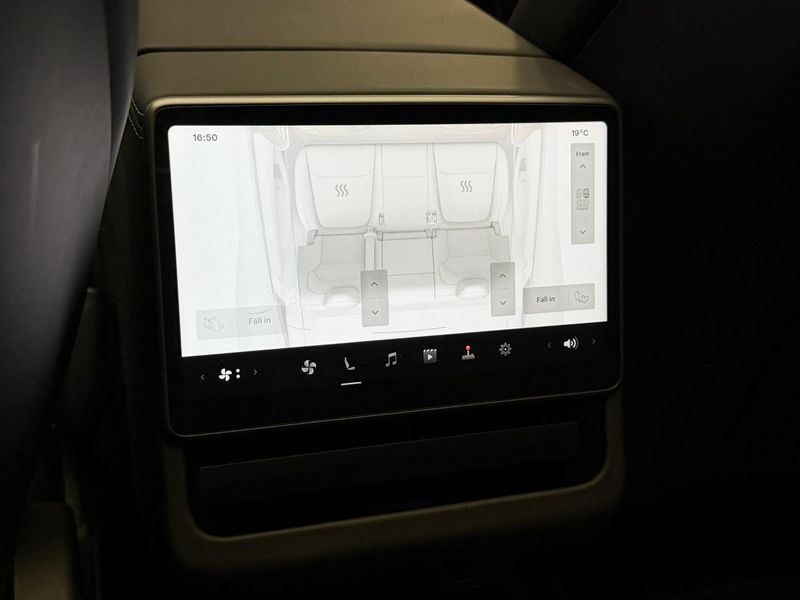 Tesla Model Y bild 17