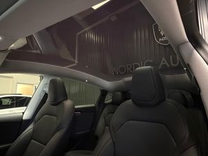 Tesla Model Y bild 14