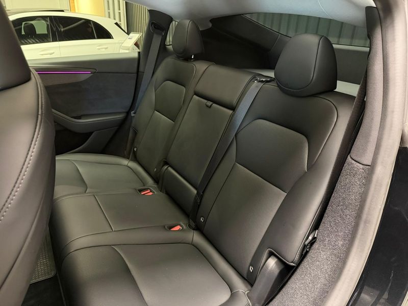Tesla Model Y bild 15