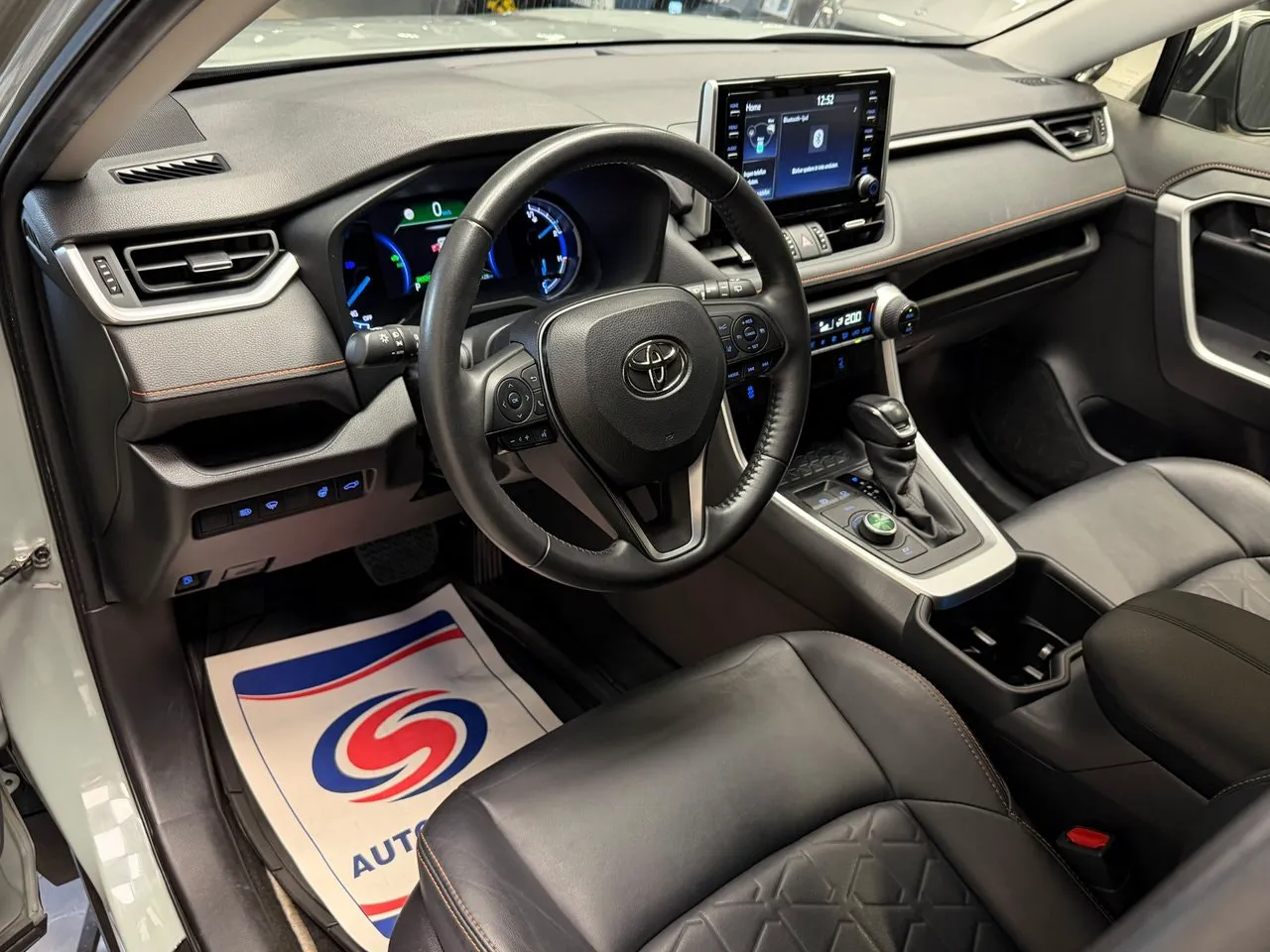 Vehicle image 11
