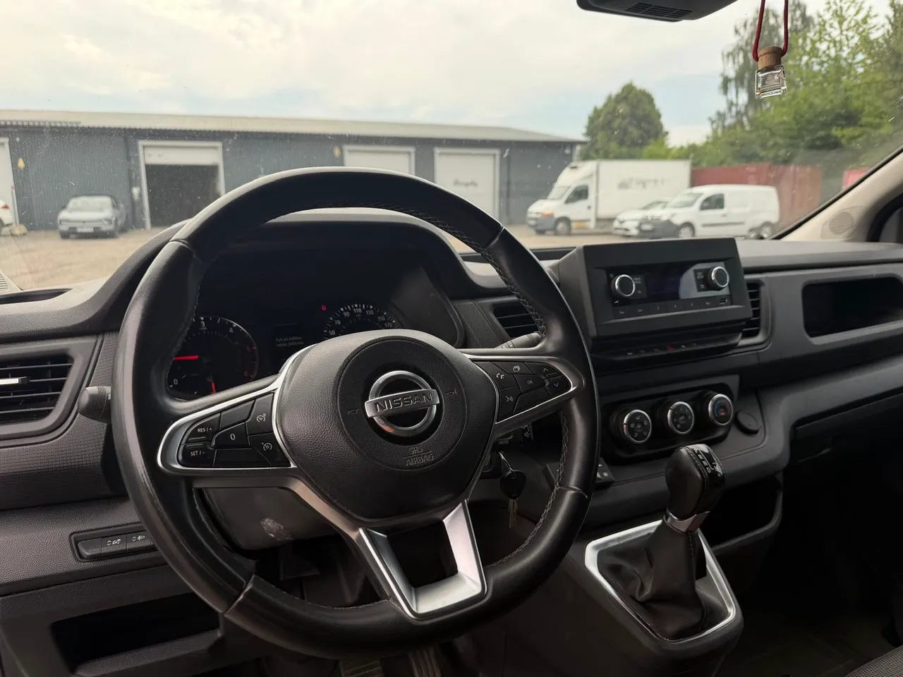 Vehicle image 11