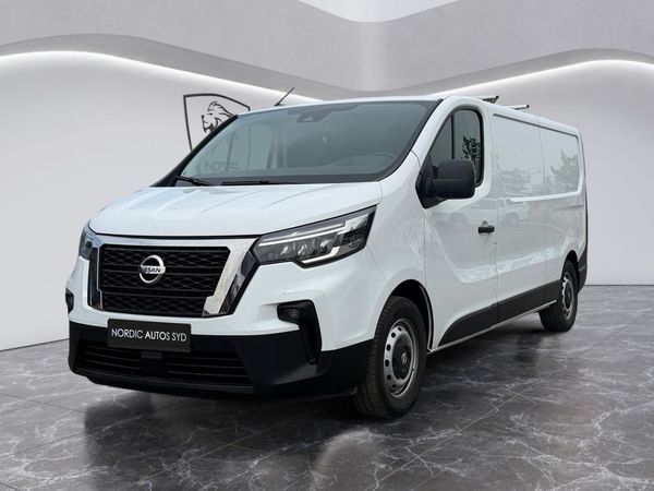 Nissan Primastar 3.0t 2.0 dCi / MOMS / 3 sits / Hyllor / Kamera - 2023