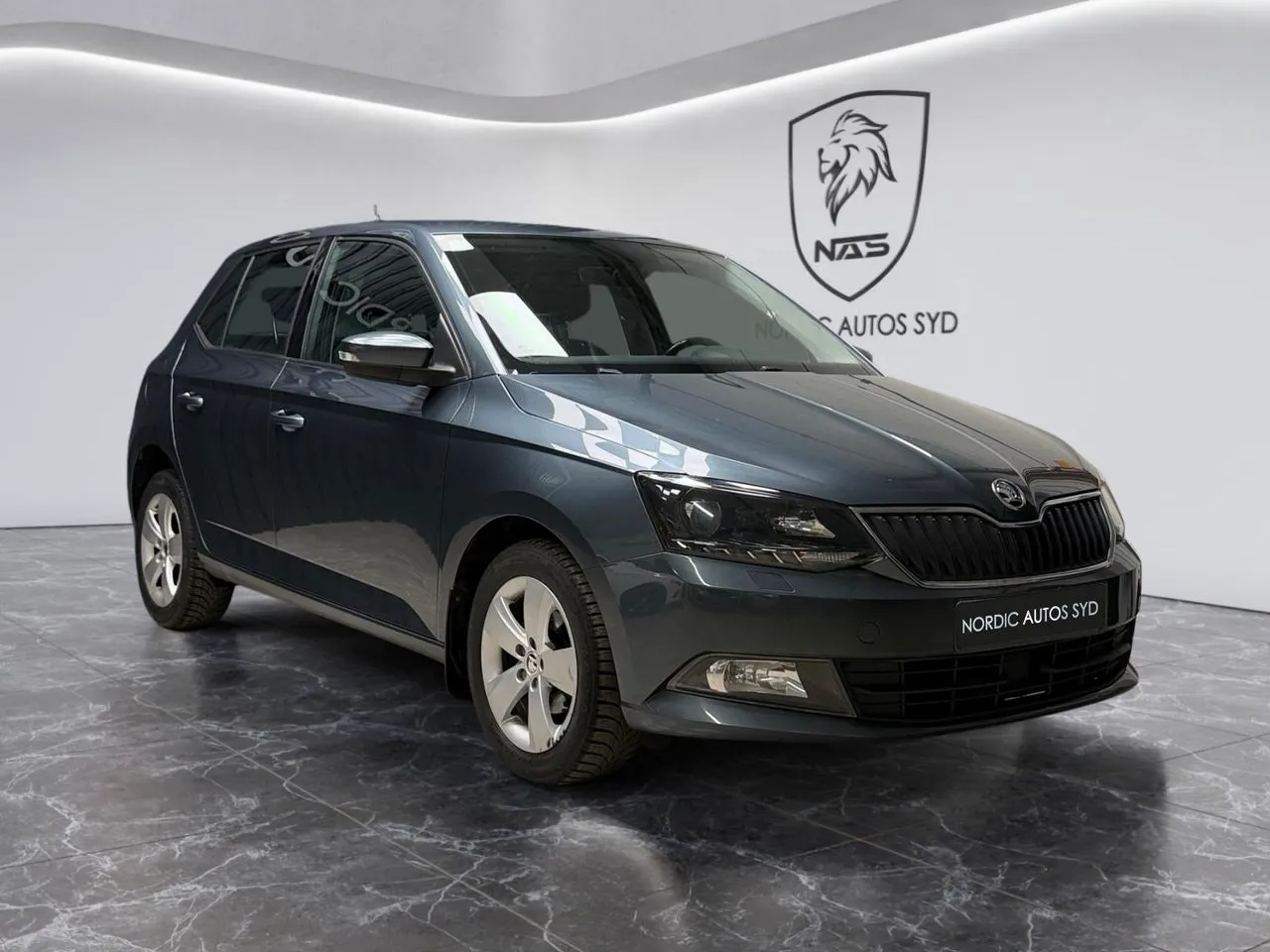 Vehicle image 7