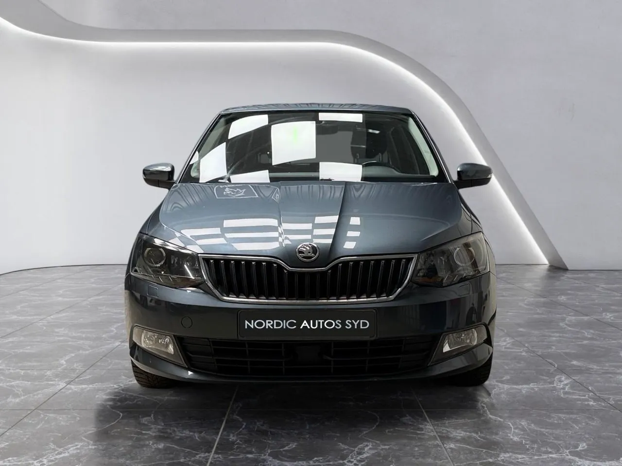 Vehicle image 8