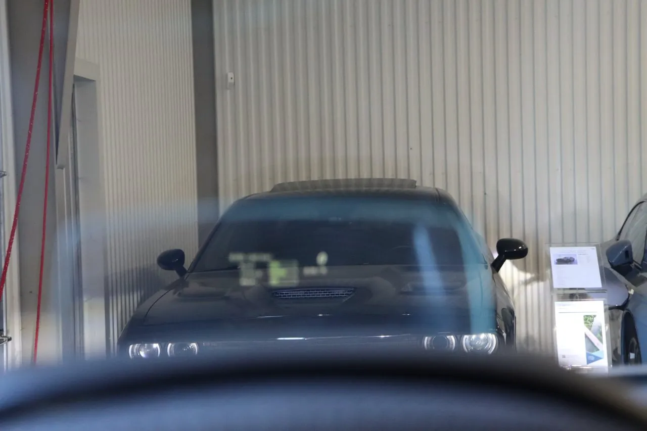 Vehicle image 21