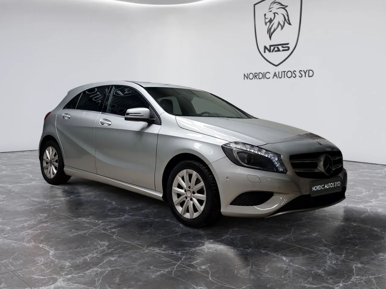 Vehicle image 7