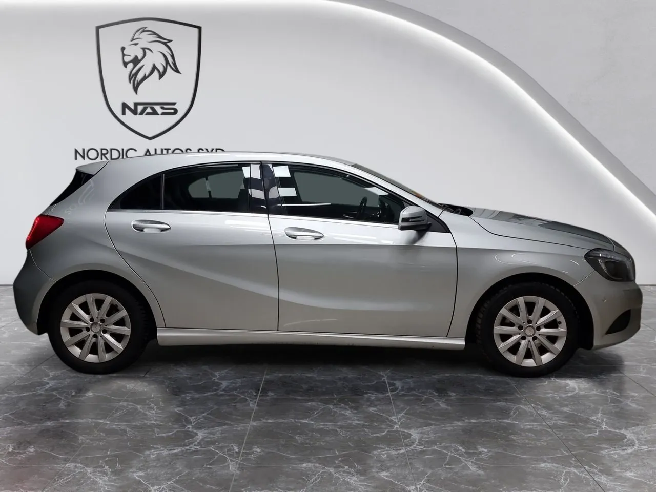Vehicle image 6