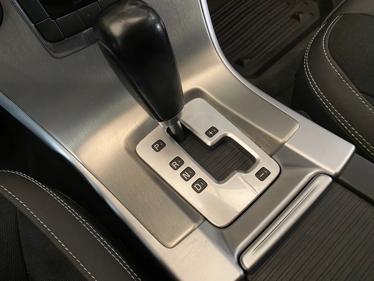 Vehicle image 32