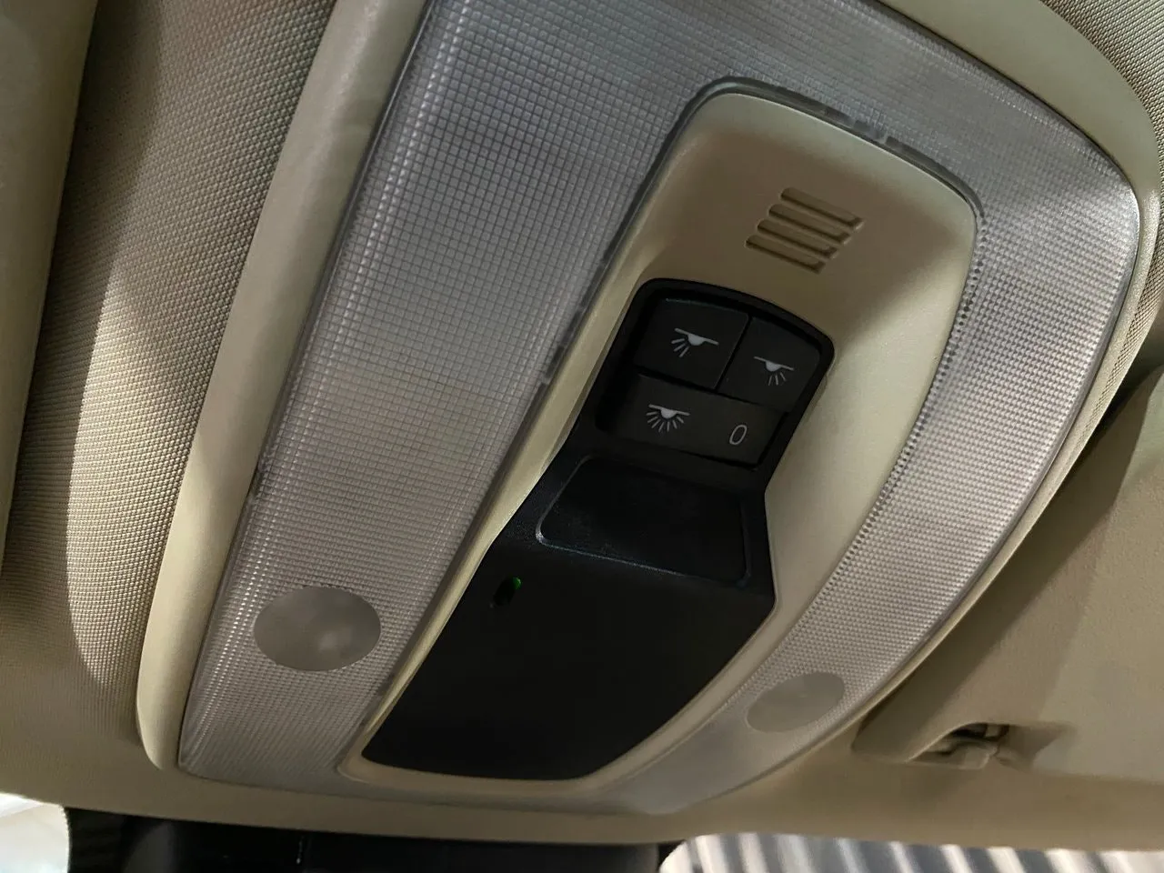 Vehicle image 34