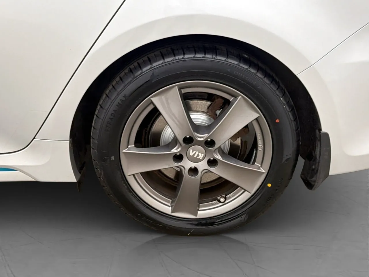 Vehicle image 30